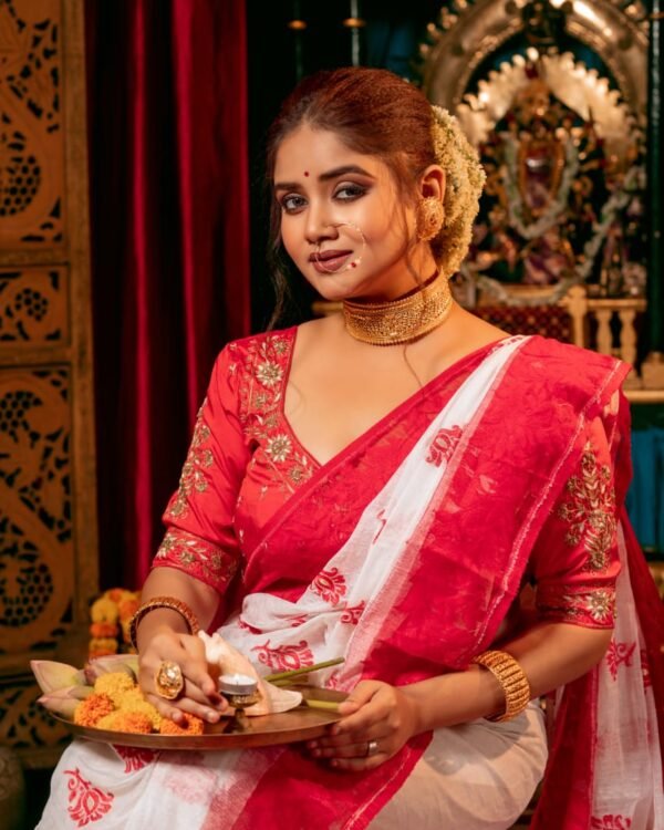 White Red Soft Dhakai Jamdani Saree