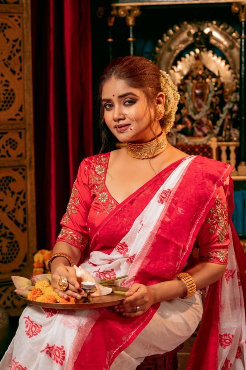 White Red Soft Dhakai Jamdani Saree