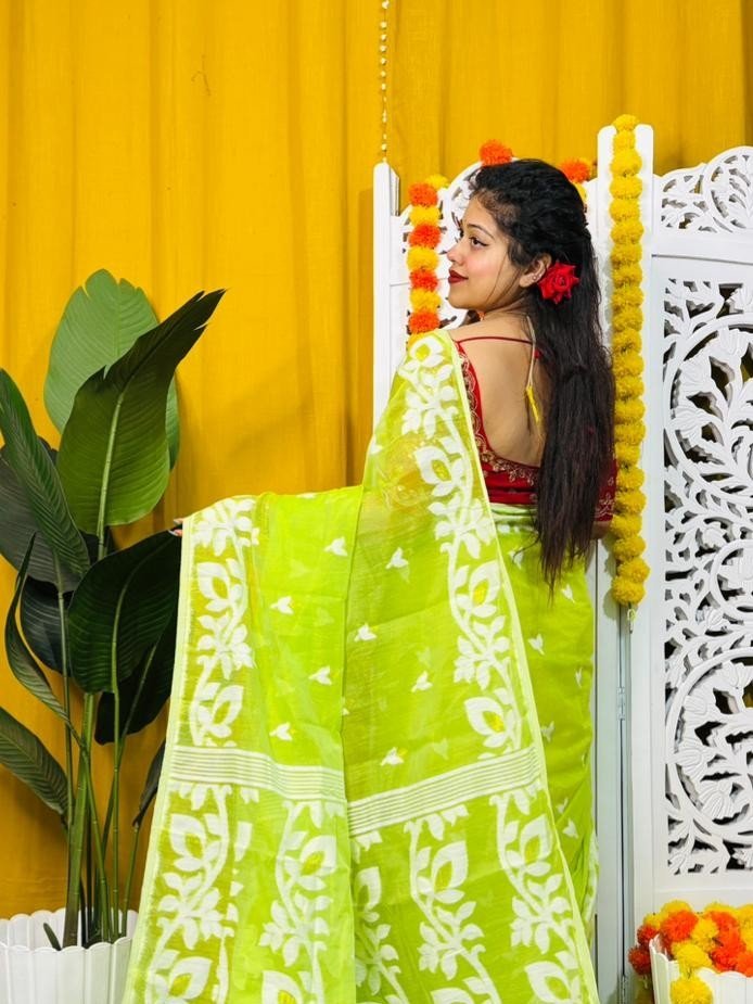 Loto Pata Soft Bright Olive Jamdani Sari - Image 5