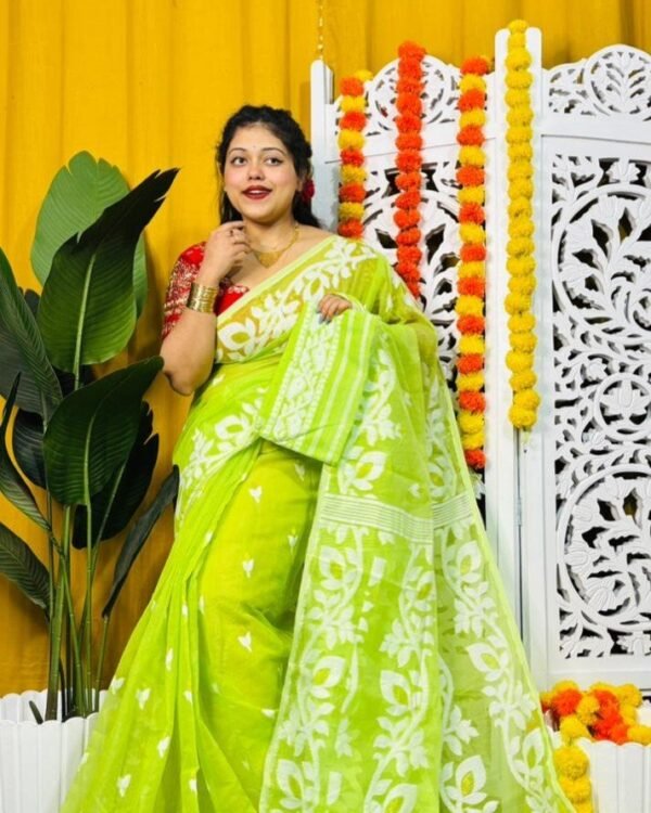 Loto Pata Soft Bright Olive Jamdani Sari