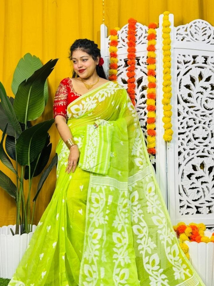 Loto Pata Soft Bright Olive Jamdani Sari - Image 3