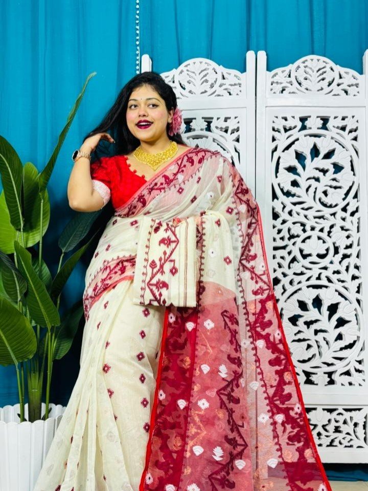 Off White Korat Buti Soft Jamdani Sari With Blouse Piece