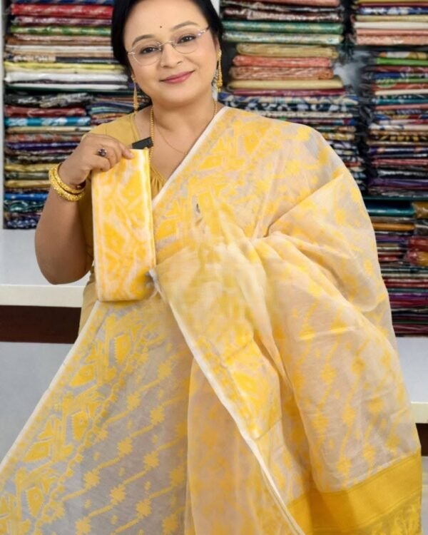 Off White Soft Buti Jamdani Sari With Blouse Piece