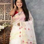 Off White Soft Buti Korat Jamdani Sari With Blouse Piece