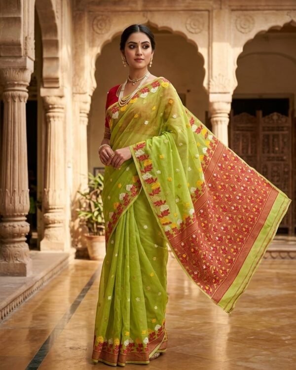 Fulkona Soft Dhakai Jamdani Sari with Blouse Piece - Avocado Green