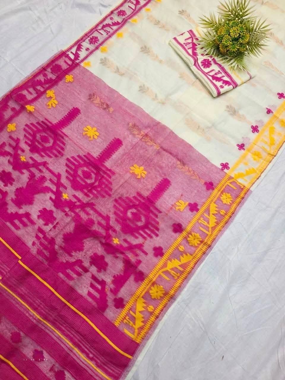 Shiuli Korat Soft Dhakai Jamdani Saree with Blouse Piece - Cream - Image 2