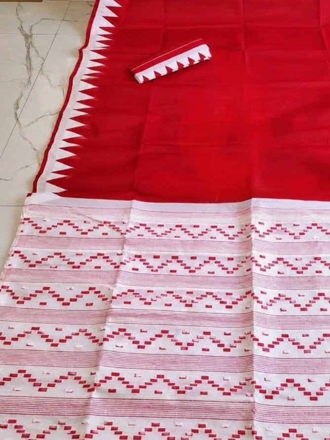 Body Plain Soft Dhakai Jamdani Saree with Blouse Piece - Red - Image 2