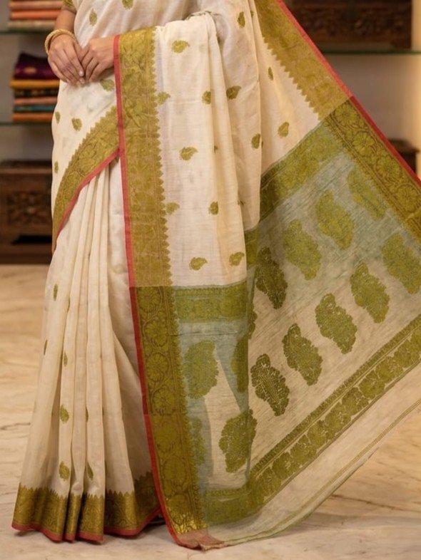 Nokshimala Design Soft Dhakai Jamdani Sari with Blouse Piece - Vanilla - Image 2